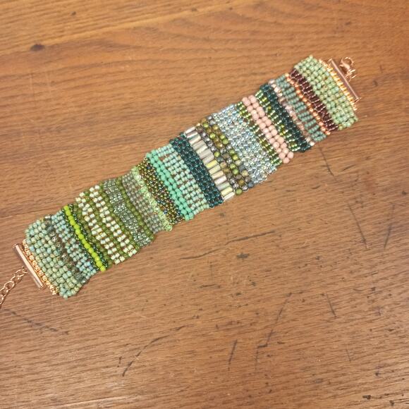 HANDMADE~Shades of Green Free Form Herringbone Cuff Bracelet. 7½"-10" - Picture 5 of 6